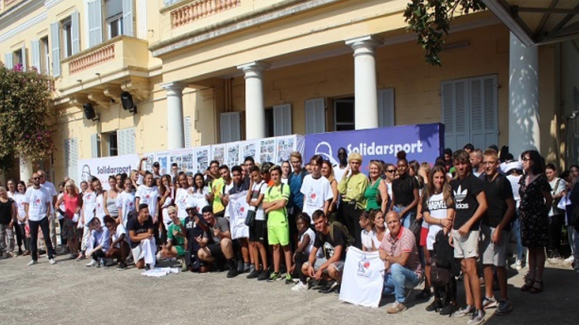 Le lycée  » Les Coteaux  » à Cannes : une pleine réussite pour sa « Première »