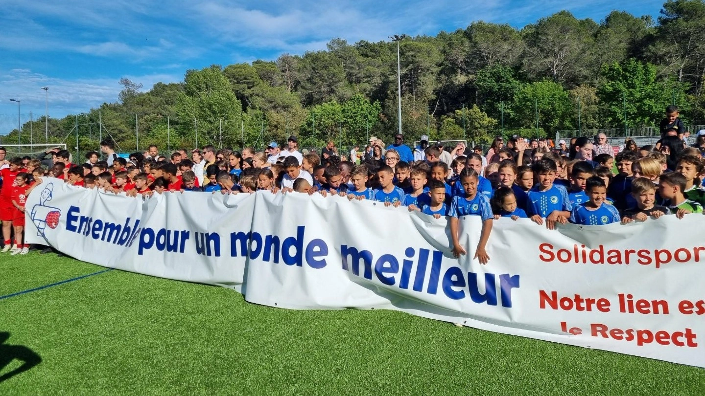 Lire la suite à propos de l’article Une journée mémorable de solidarité et de sport au stade de la Valmasque