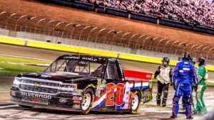 Lire la suite à propos de l’article Un pilote de NASCAR en pole position